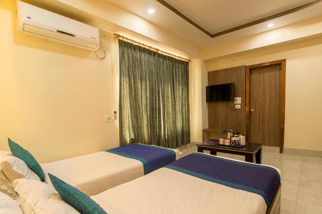 Hotel D' Sapphire 古瓦哈提 外观 照片